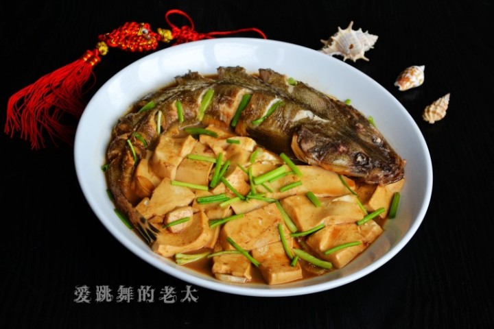 尖角子鱼炖豆腐